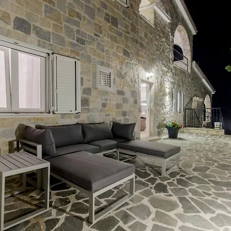 Dalmata Lounge Apartment *